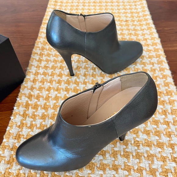 Prada booties - Picture 4 of 4